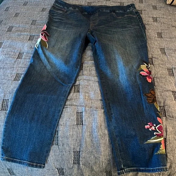 Chico's Dark Blue Floral Embroidered Pull On Jeans - Picture 5 of 6